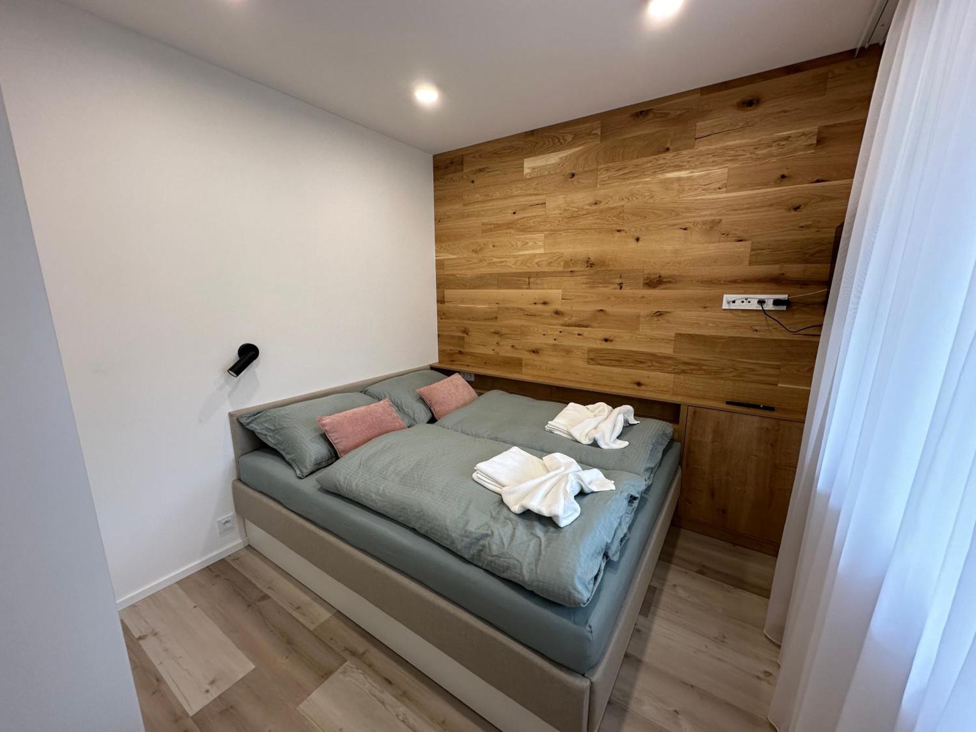 Apartman Oriens بيتس بود سنيزكو المظهر الخارجي الصورة