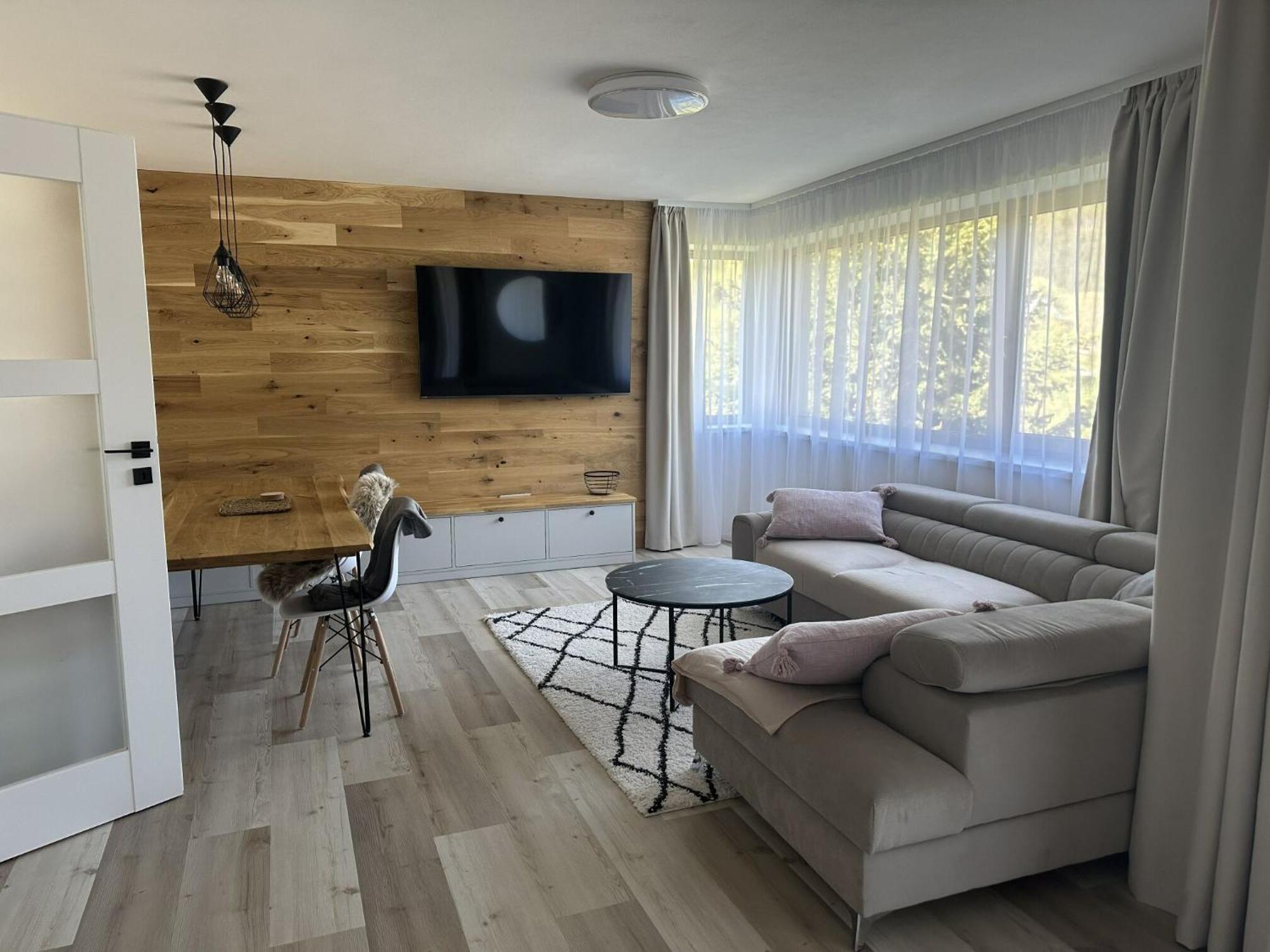 Apartman Oriens بيتس بود سنيزكو المظهر الخارجي الصورة